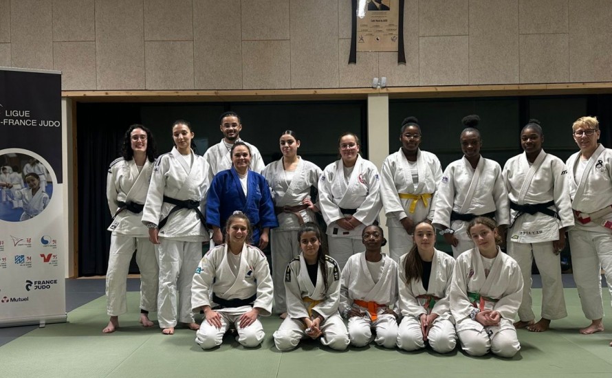 REGROUPEMENT 100% FÉMININ