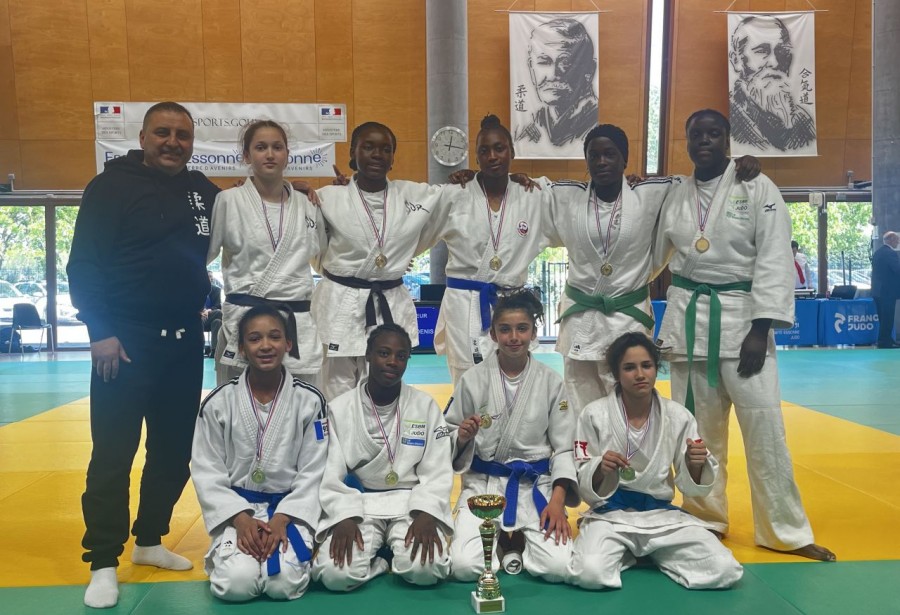 TOURNOI REGIONAL PAR ÉQUIPES DE DÉPARTEMENT MINIMES